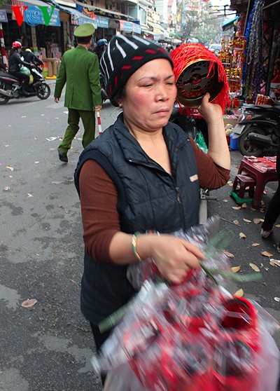 Phố Hàng Mã trước ngày ông Táo về trời  - ảnh 6